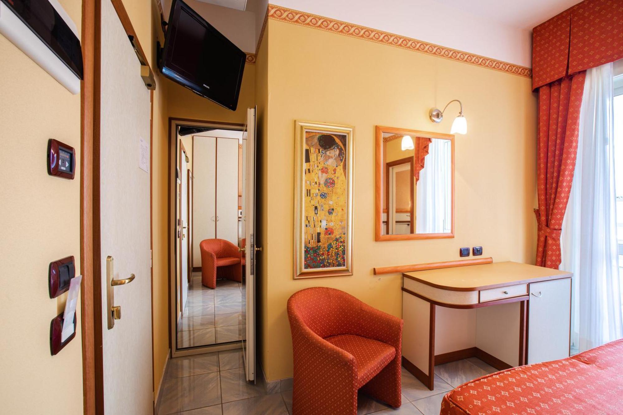 Hotel Excelsior Cesenatico Zimmer foto